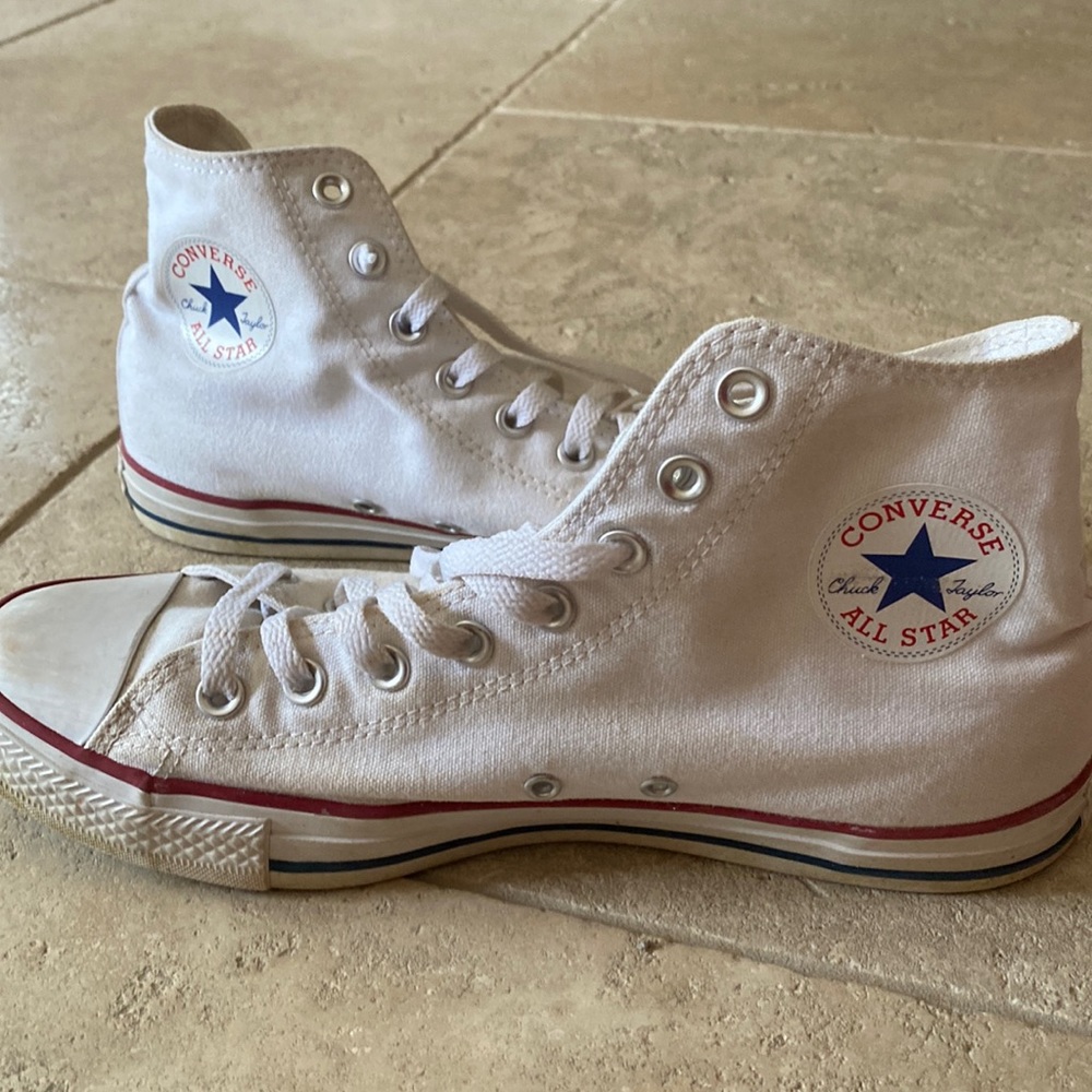 Chuck Taylor Mens Converse High tops.
